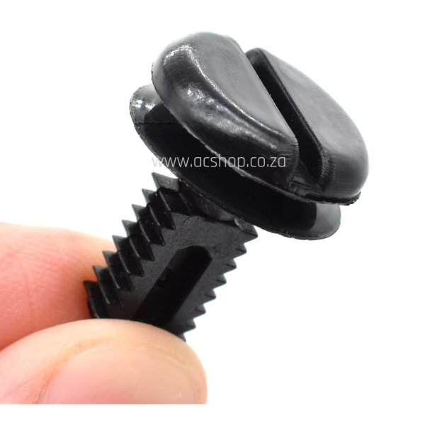 51471945266 BMW E46 Battery Cover Clips